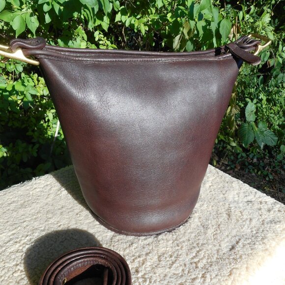 Sold***Vintage Coach 9085 Helen's Legacy  in Mahogany - Picture 2 of 12